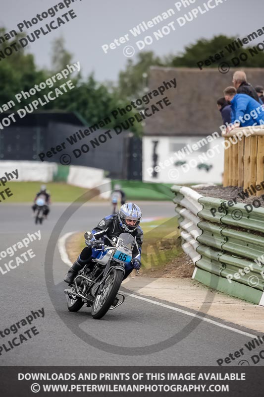 Vintage motorcycle club;eventdigitalimages;mallory park;mallory park trackday photographs;no limits trackdays;peter wileman photography;trackday digital images;trackday photos;vmcc festival 1000 bikes photographs